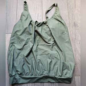 NWT Women's Swimsuit Top Size Small